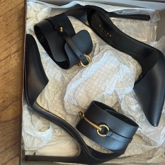 Authentic Like New - Gucci Lifford Ursula Heels in Black with Horsebit Straps - Picture 9 of 11